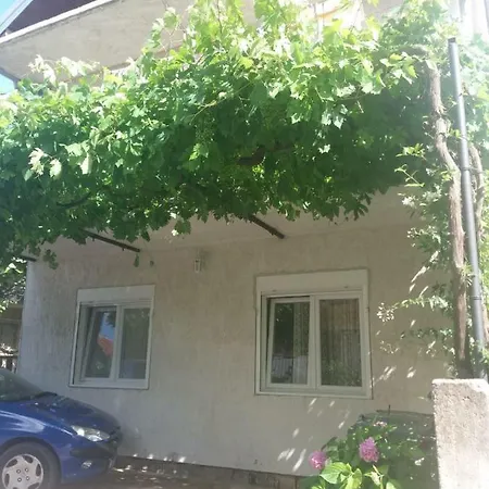 J&m Gostinjska kuća